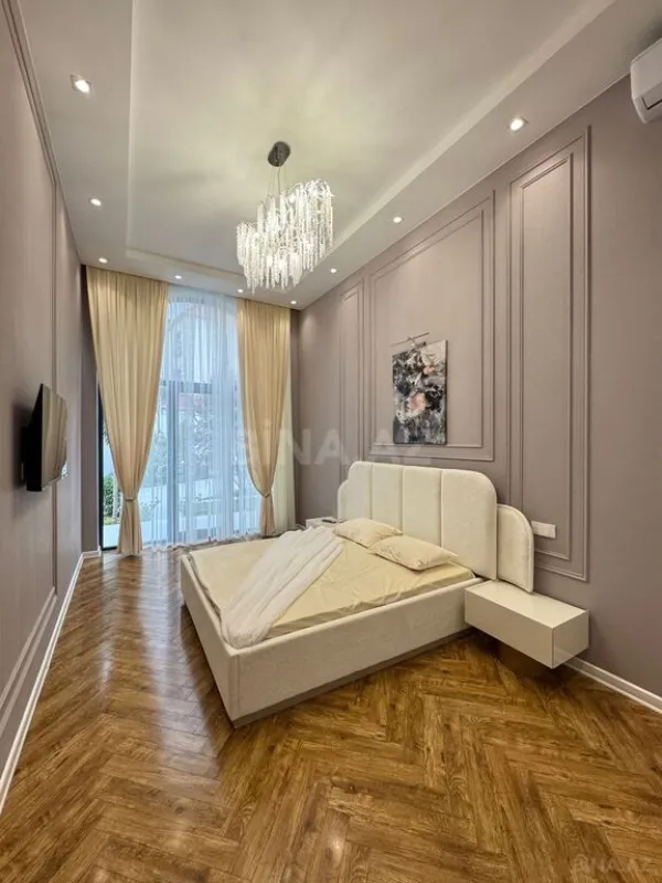 Satılır 6 otaqlı həyət evi 400 m²