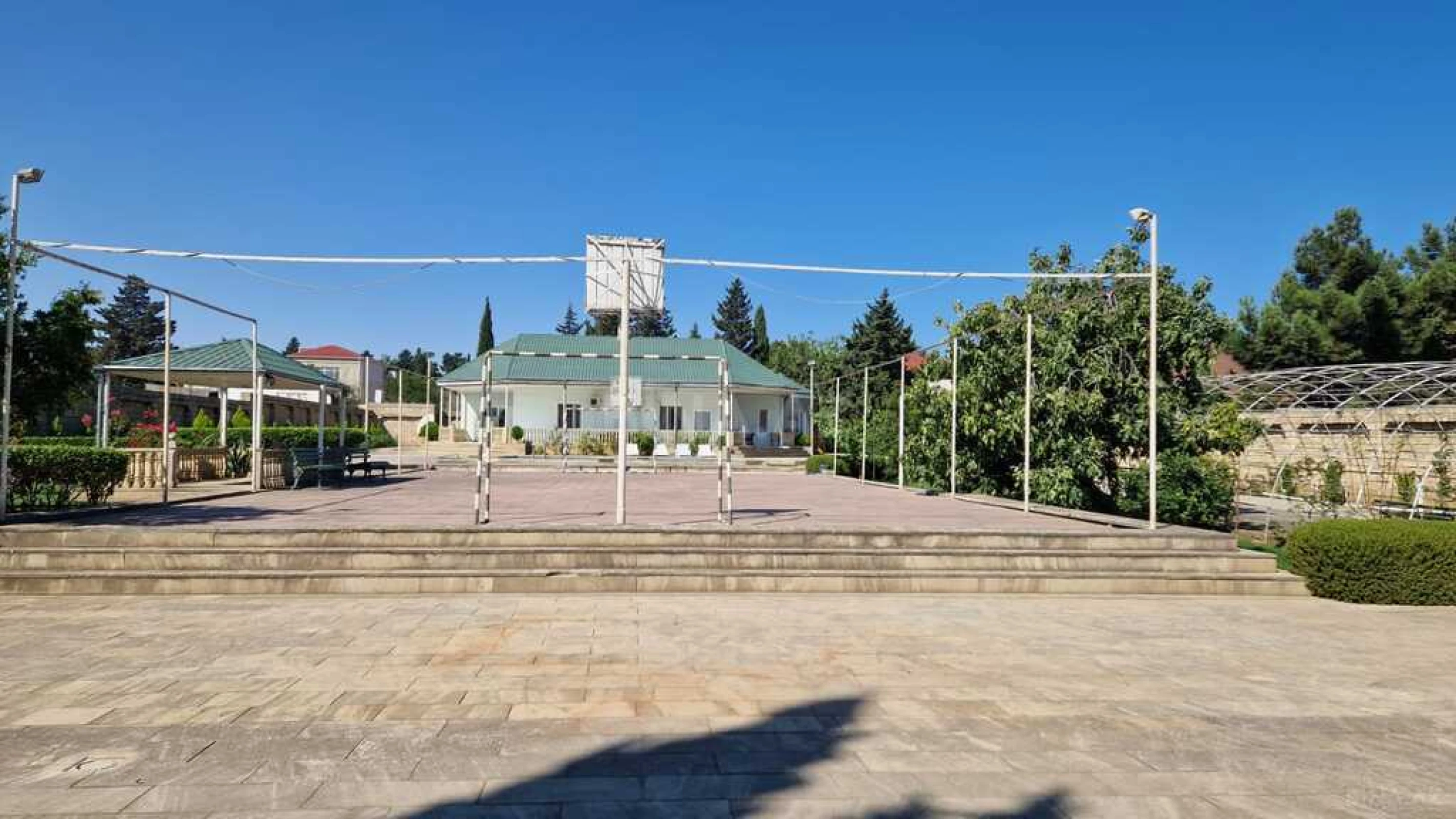 Satılır 4 otaqlı həyət evi 200 m²