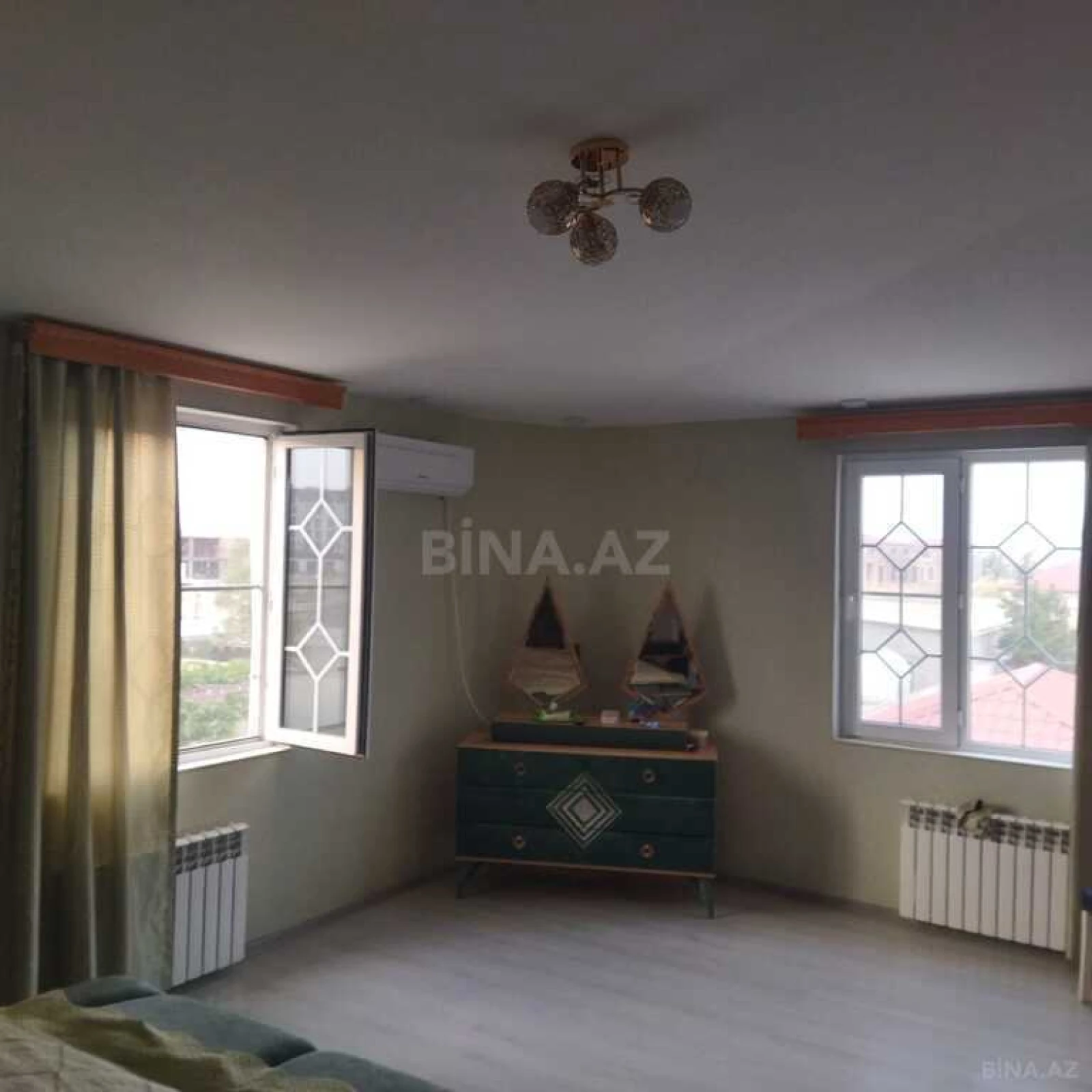Satılır 7 otaqlı həyət evi 360 m²
