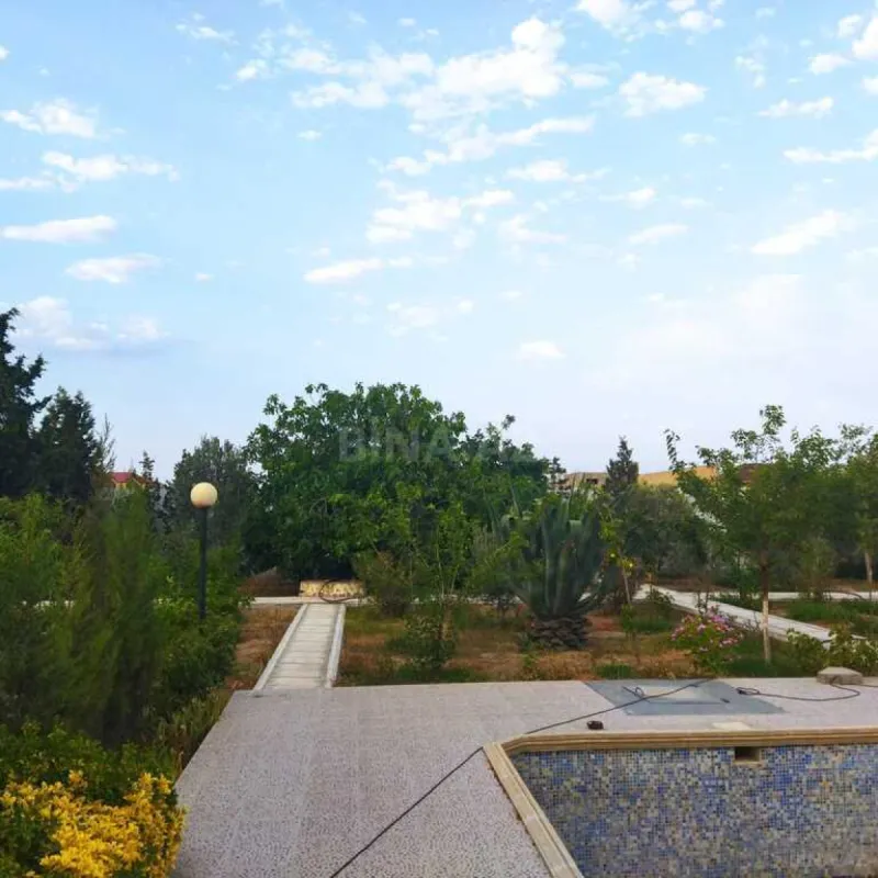 Satılır 7 otaqlı həyət evi 360 m²