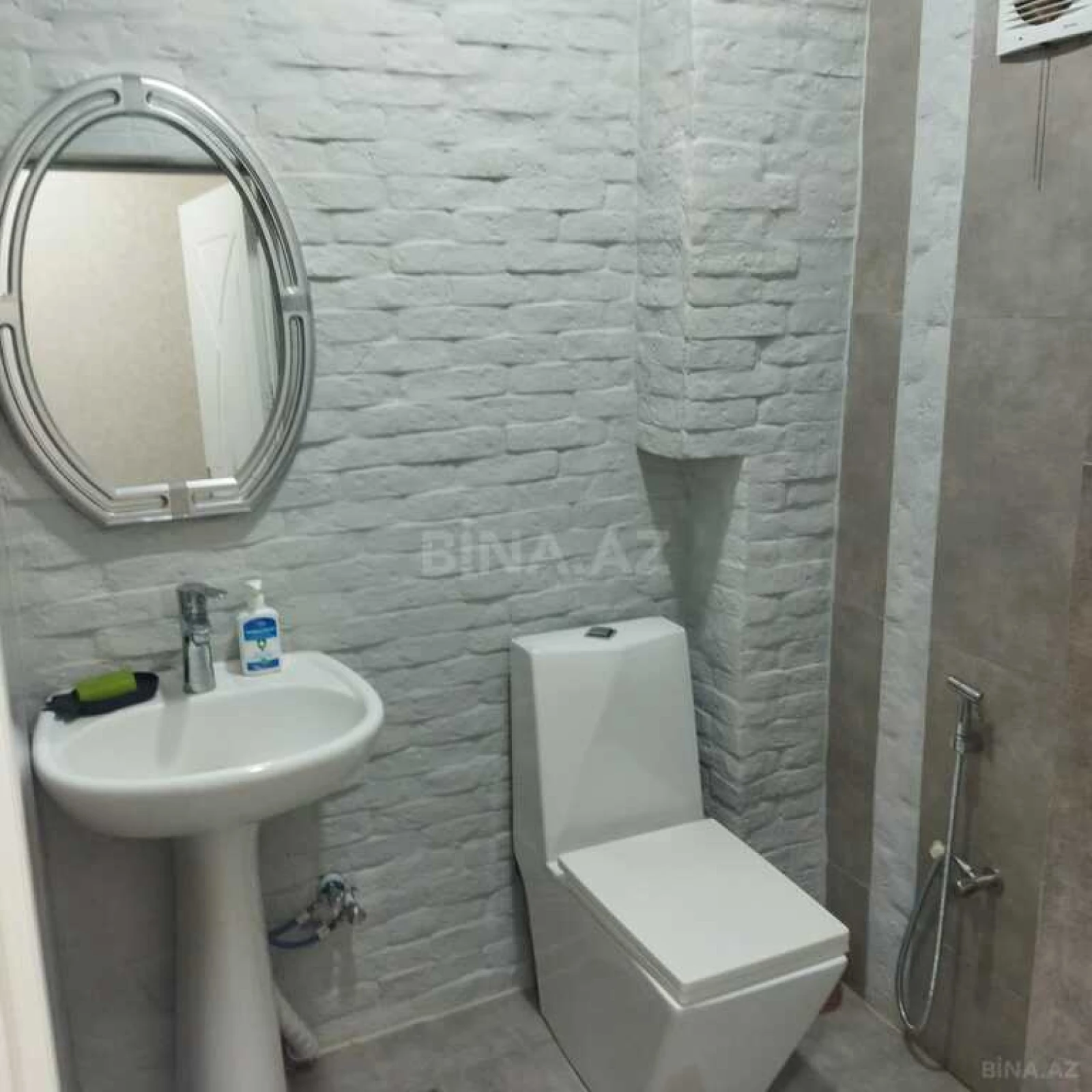 Satılır 7 otaqlı həyət evi 360 m²