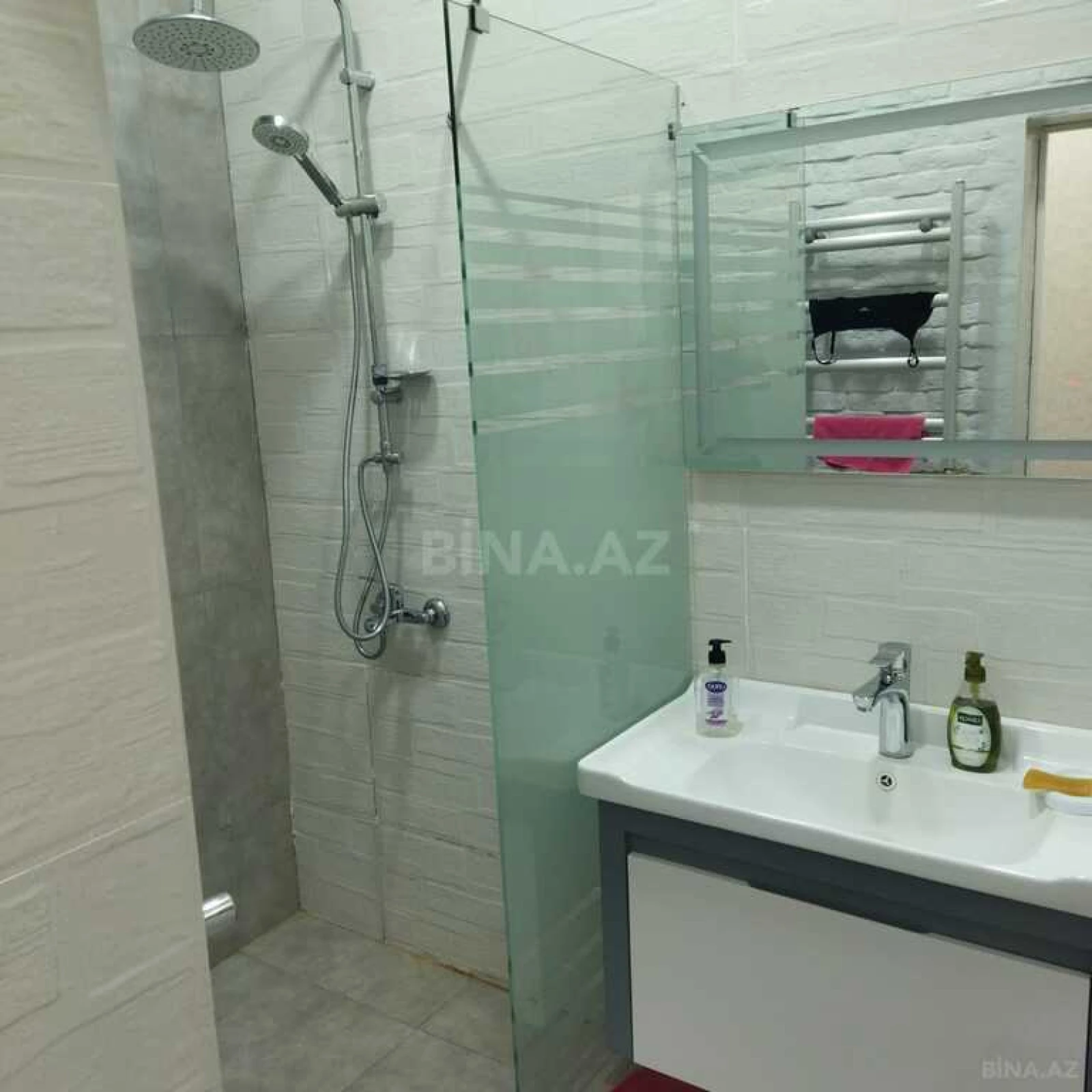 Satılır 7 otaqlı həyət evi 360 m²