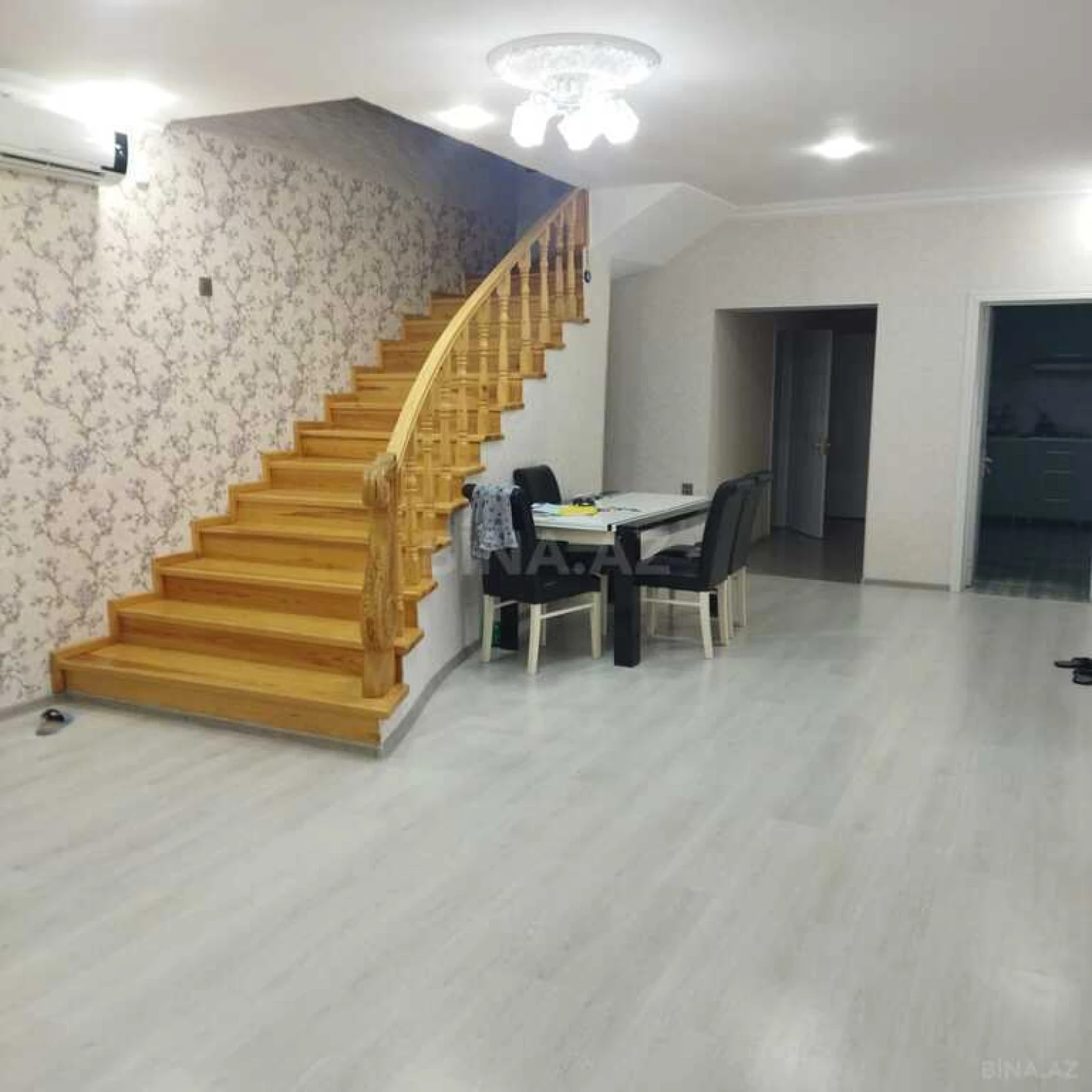 Satılır 7 otaqlı həyət evi 360 m²