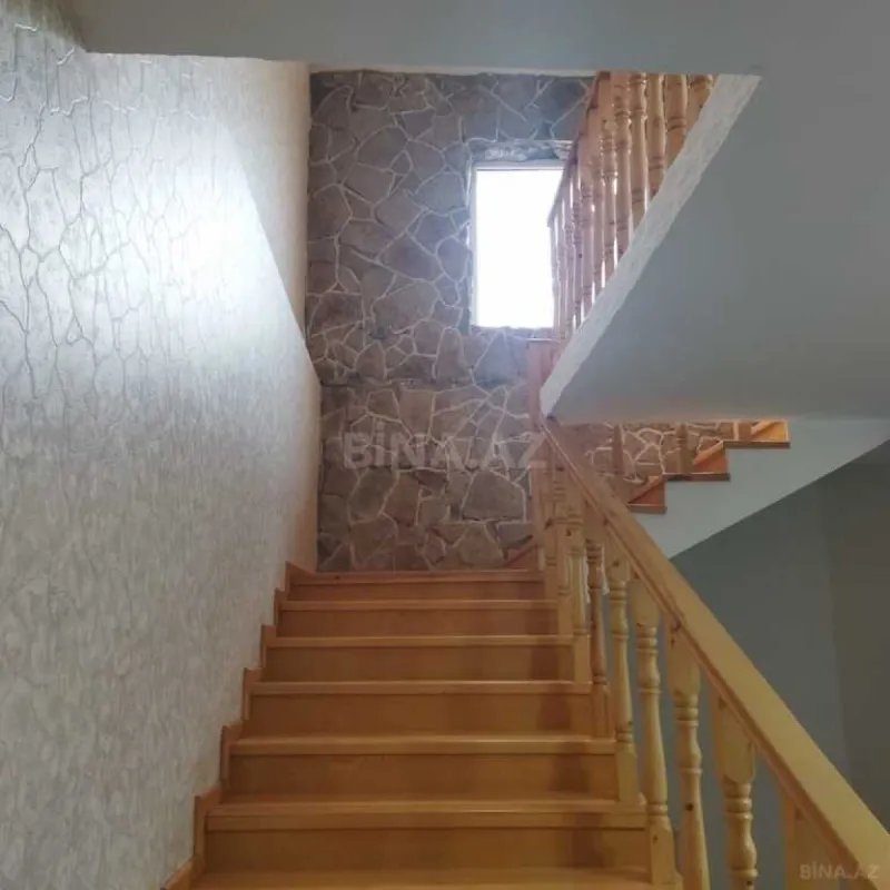 Satılır 7 otaqlı həyət evi 360 m²