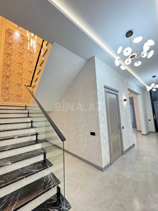 Satılır 5 otaqlı həyət evi 250 m²