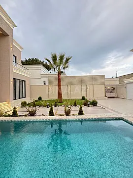 Satılır 5 otaqlı həyət evi 250 m²