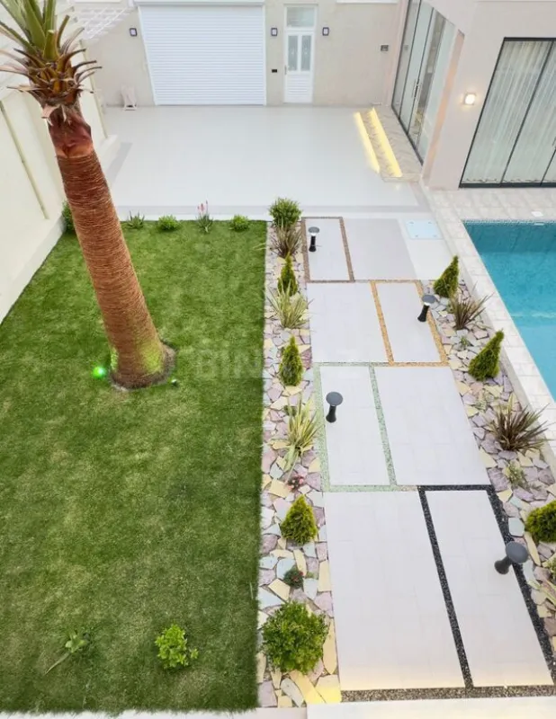 Satılır 5 otaqlı həyət evi 250 m²