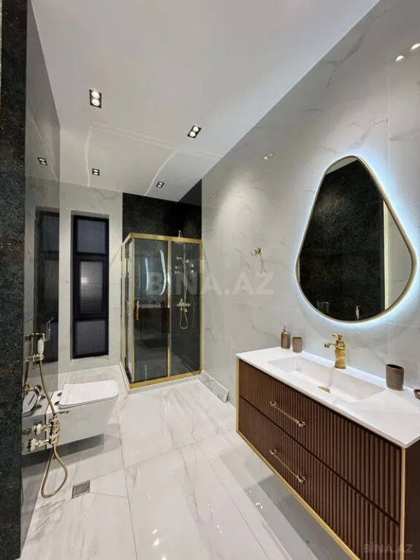 Satılır 5 otaqlı həyət evi 250 m²