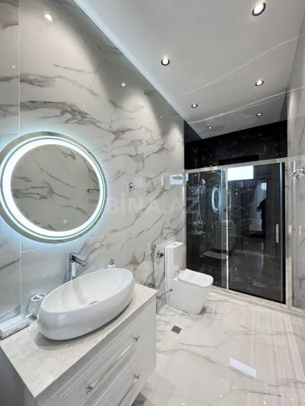 Satılır 5 otaqlı həyət evi 250 m²