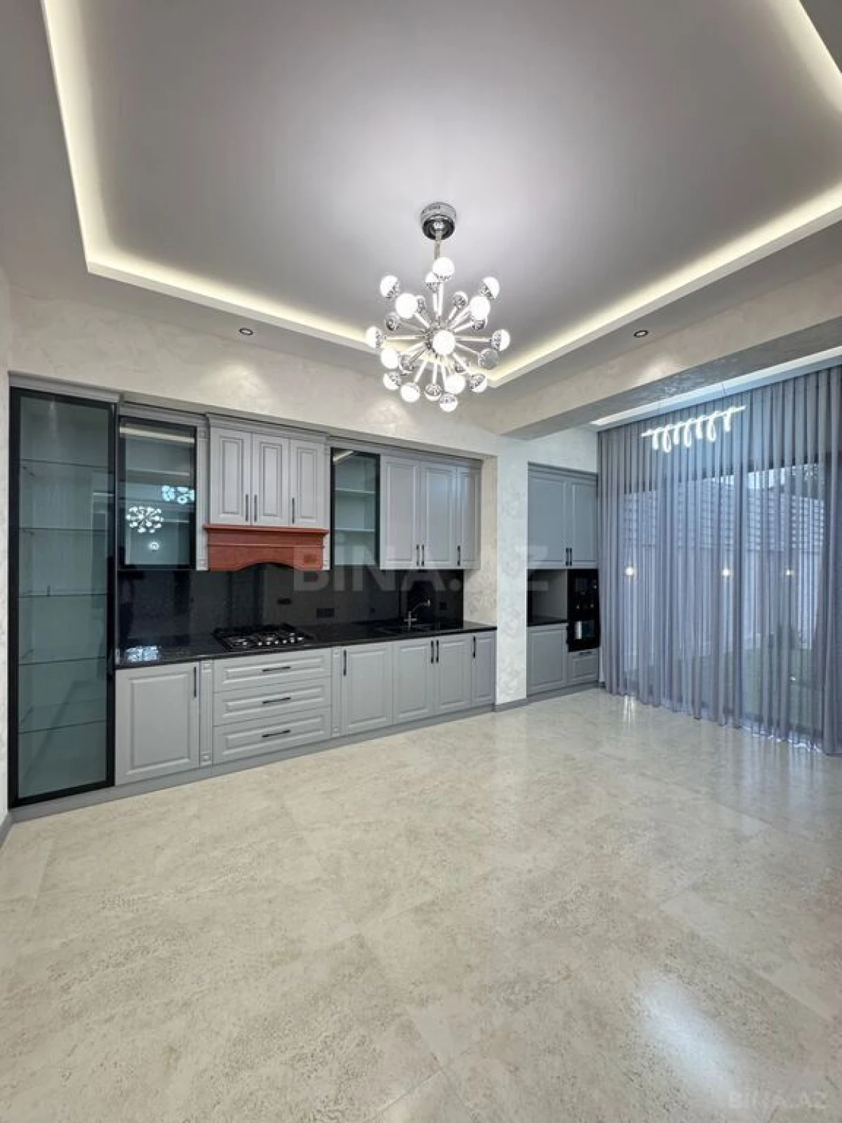Satılır 5 otaqlı həyət evi 250 m²