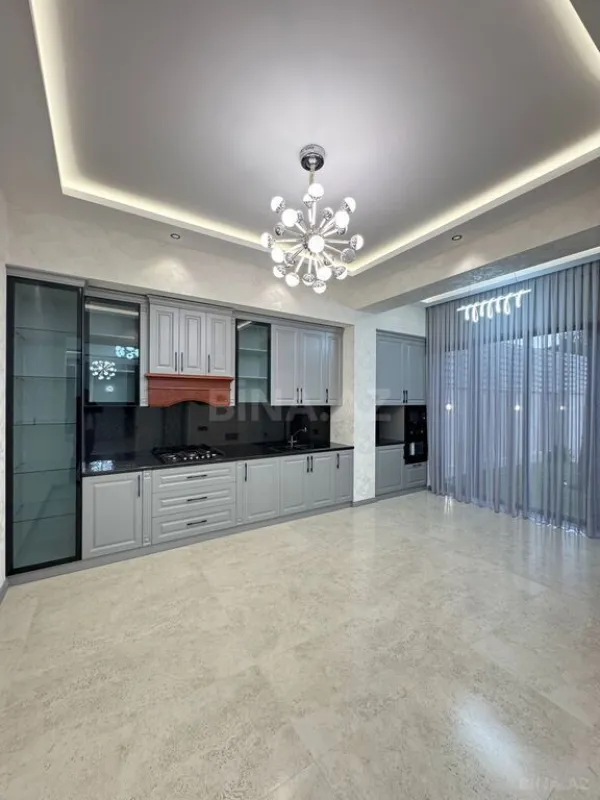 Satılır 5 otaqlı həyət evi 250 m²