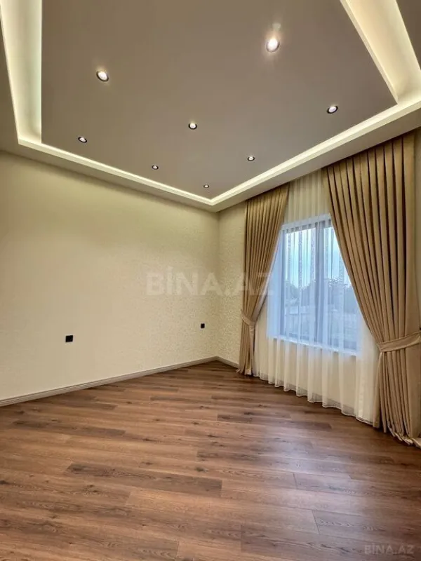 Satılır 5 otaqlı həyət evi 250 m²