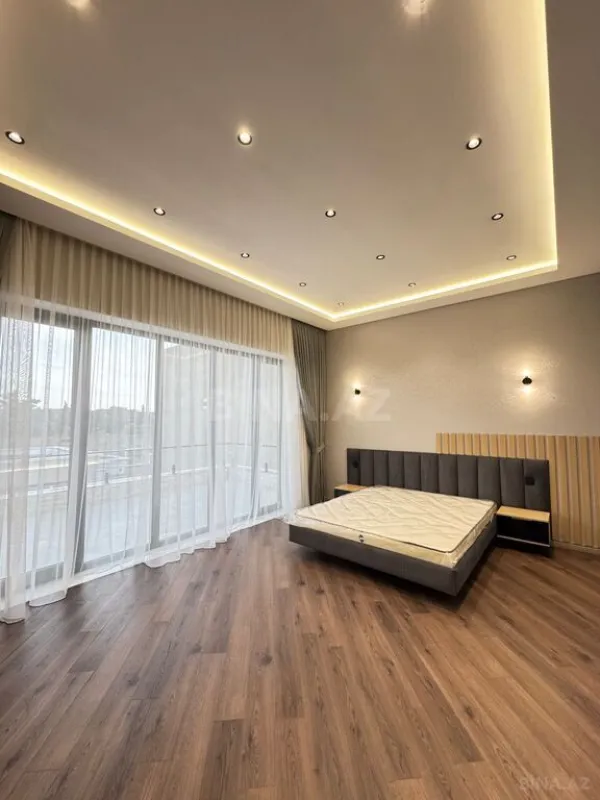 Satılır 5 otaqlı həyət evi 250 m²