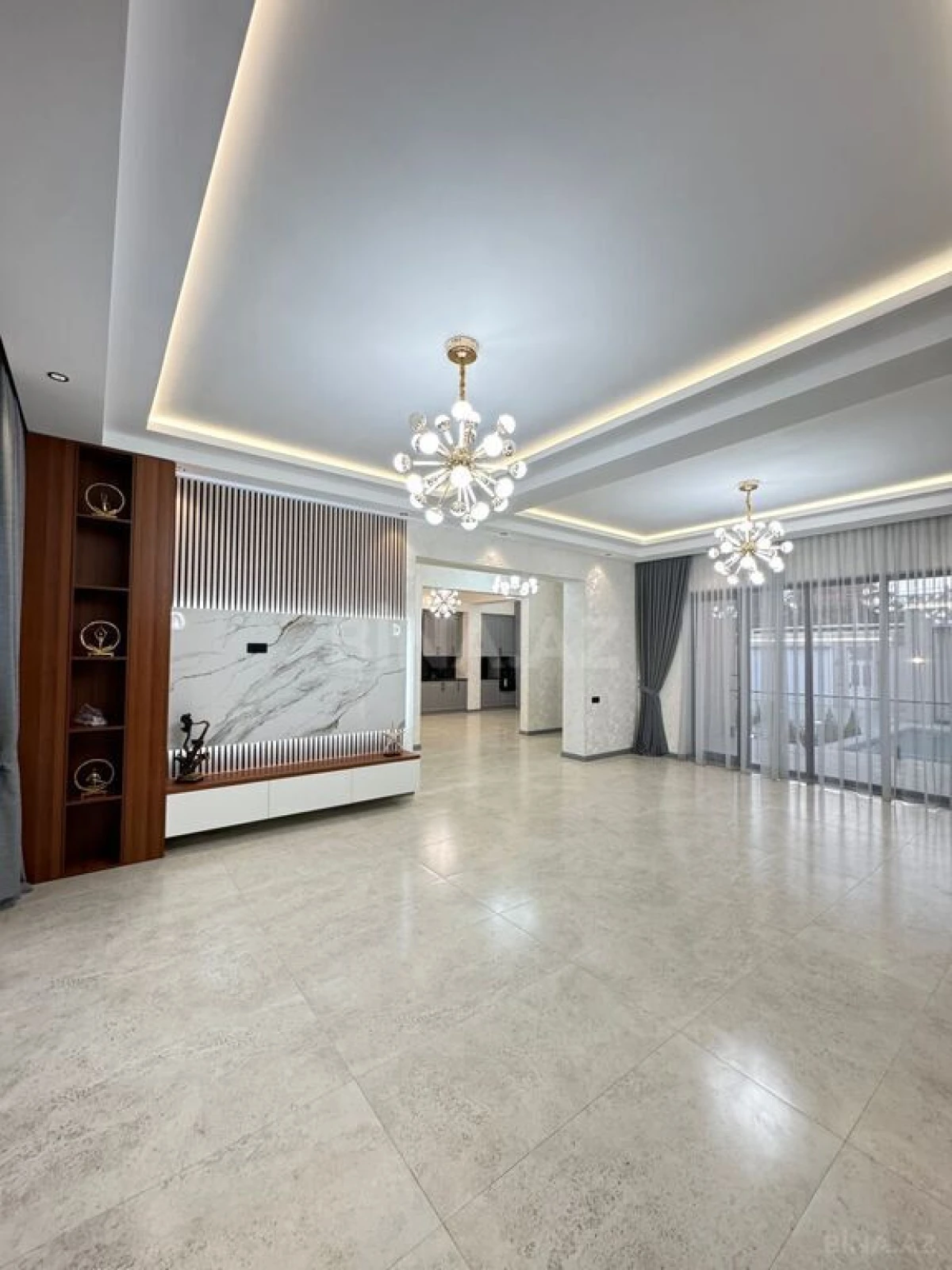 Satılır 5 otaqlı həyət evi 250 m²