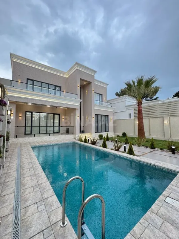 Satılır 5 otaqlı həyət evi 250 m²