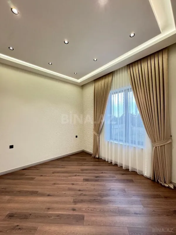 Satılır 5 otaqlı həyət evi 250 m²