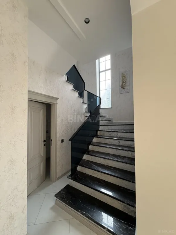Kirayə verilir 5 otaqlı həyət evi 450 m²
