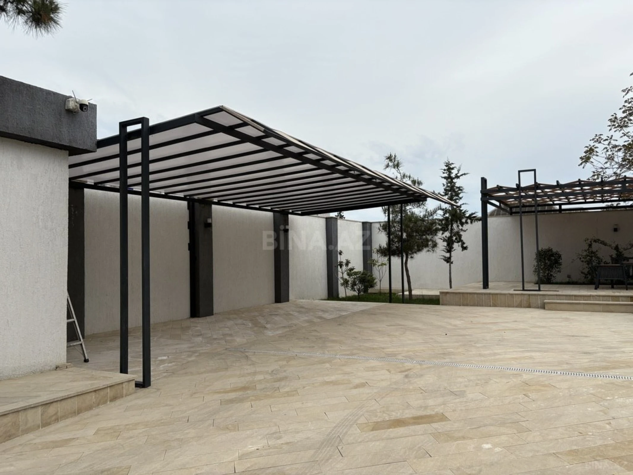 Kirayə verilir 5 otaqlı həyət evi 450 m²
