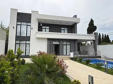 Kirayə verilir 5 otaqlı həyət evi 450 m²