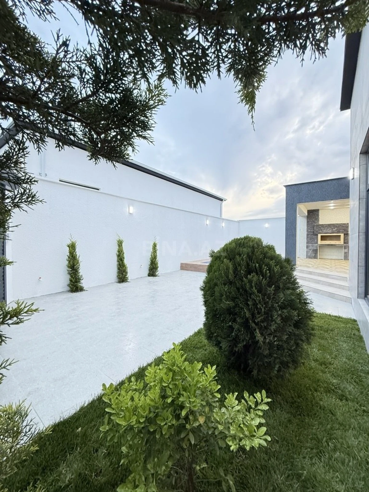 Satılır 4 otaqlı həyət evi 160 m²