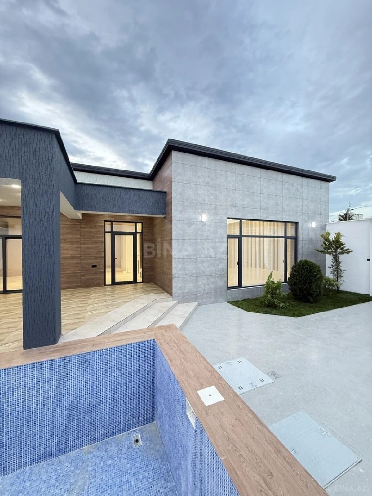 Satılır 4 otaqlı həyət evi 160 m²