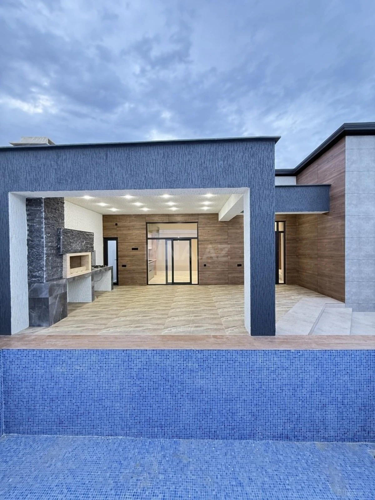 Satılır 4 otaqlı həyət evi 160 m²