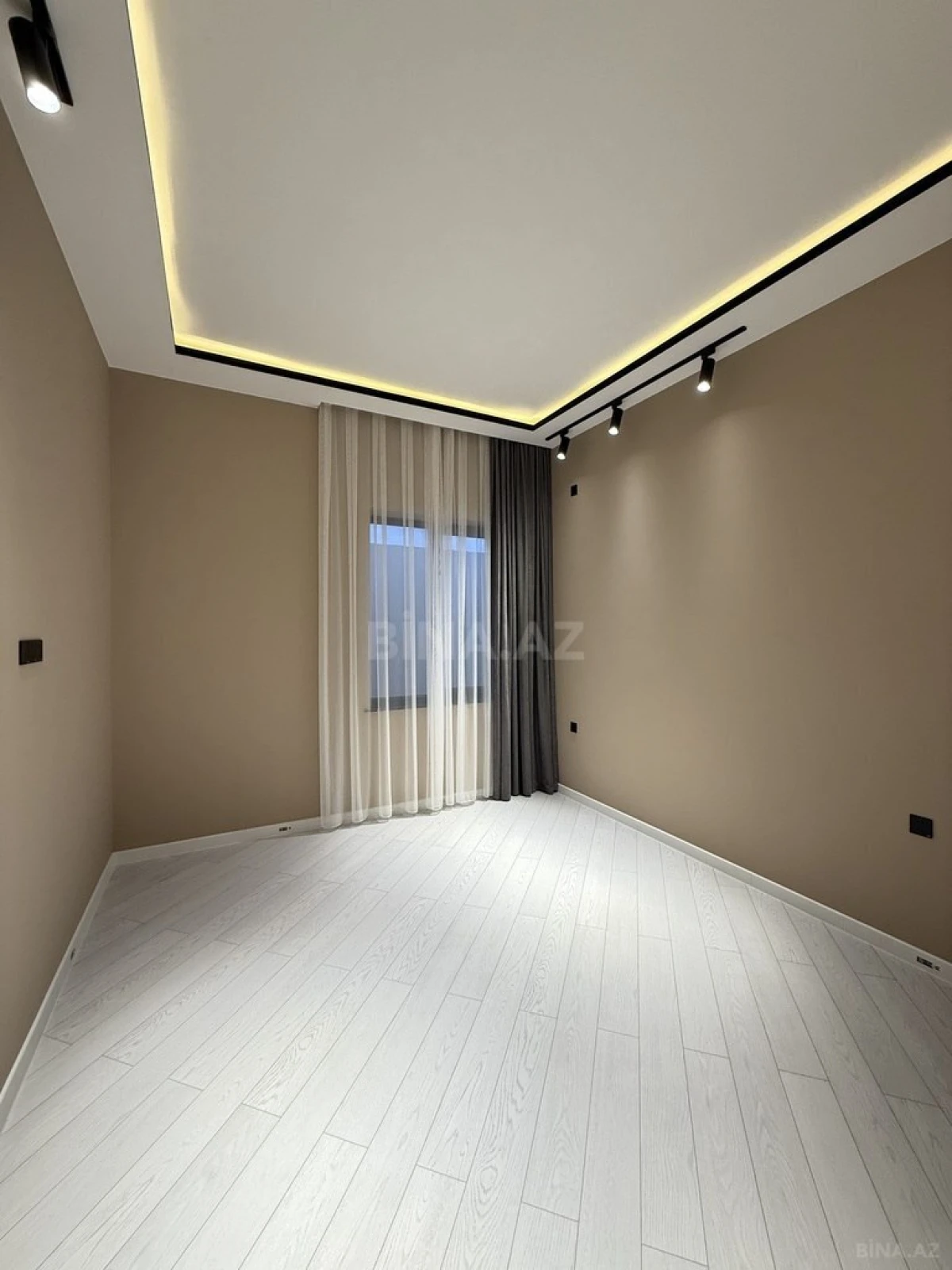 Satılır 4 otaqlı həyət evi 160 m²