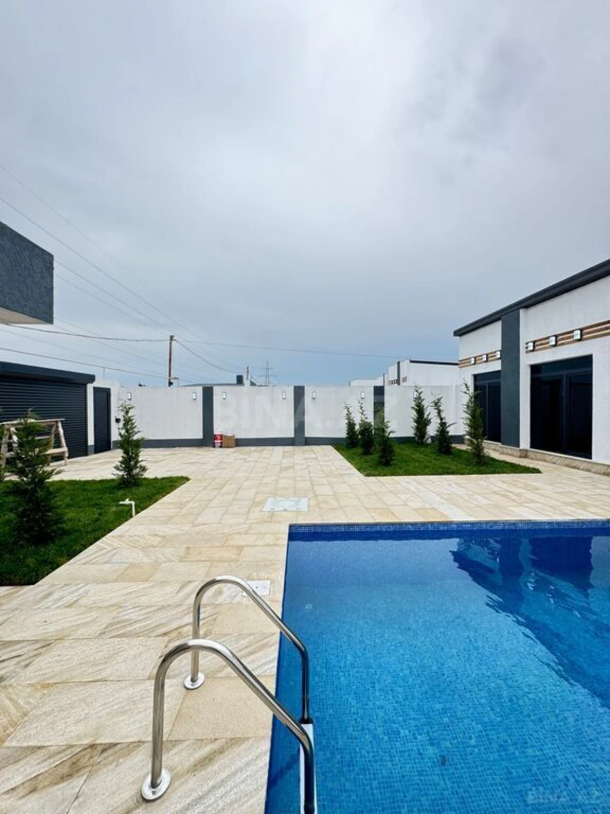 Satılır 4 otaqlı həyət evi 170 m²