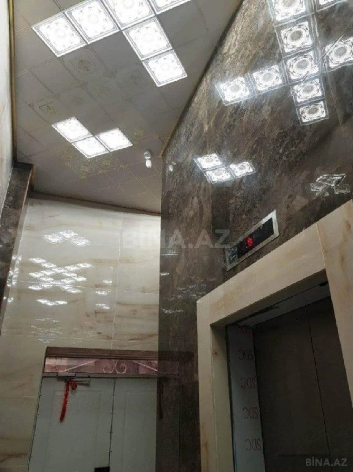 Satılır 2 otaqlı mənzil 128 m²