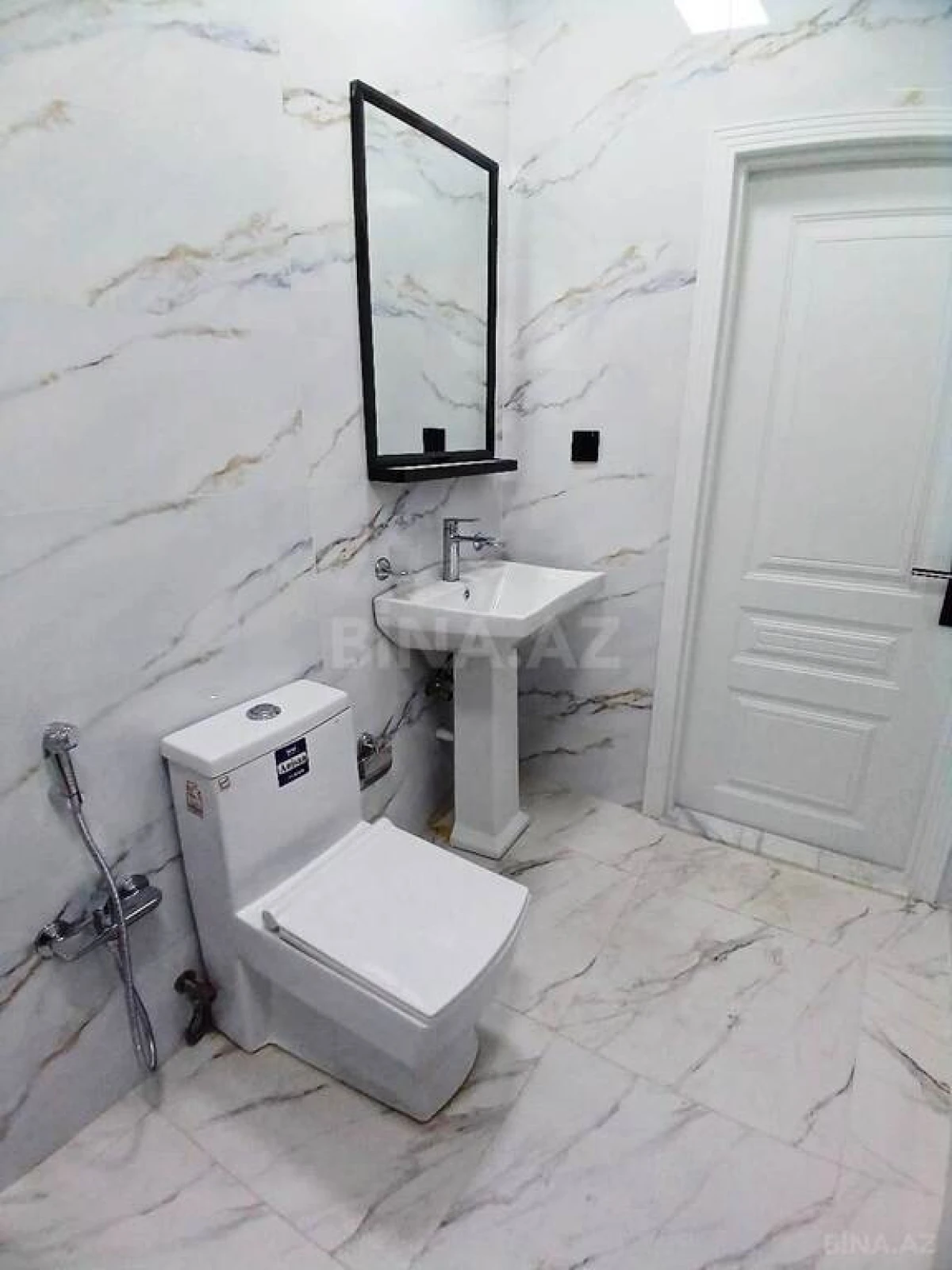 Satılır 2 otaqlı mənzil 60 m²