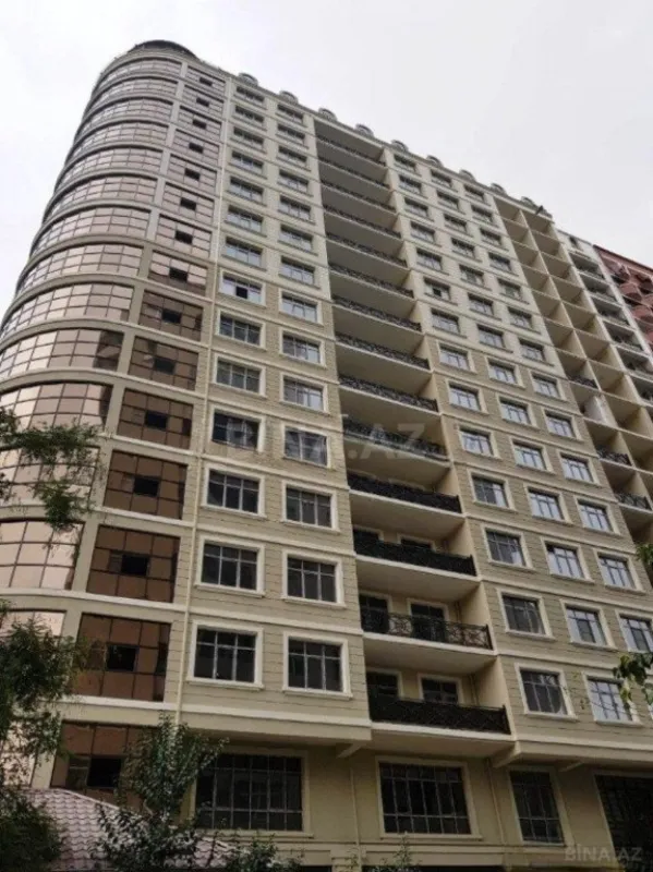 Satılır 3 otaqlı mənzil 147 m²