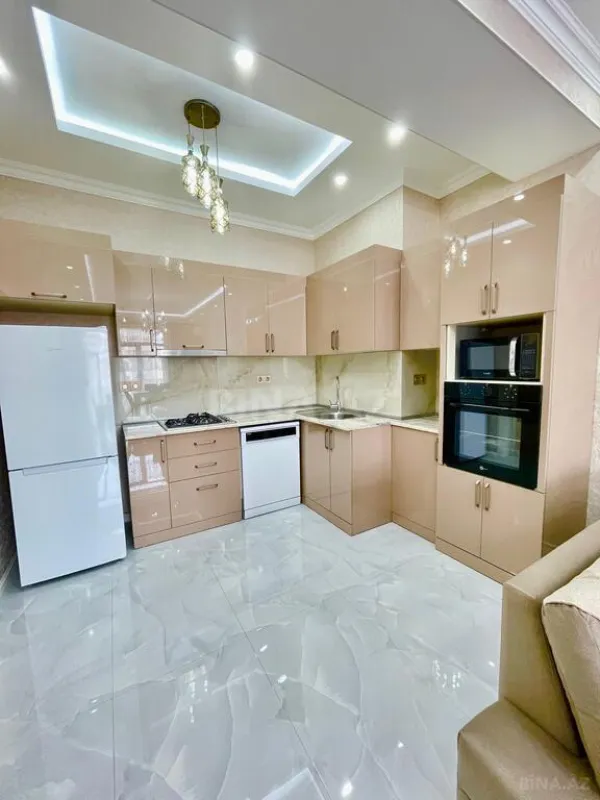 Kirayə verilir 3 otaqlı mənzil 125 m²