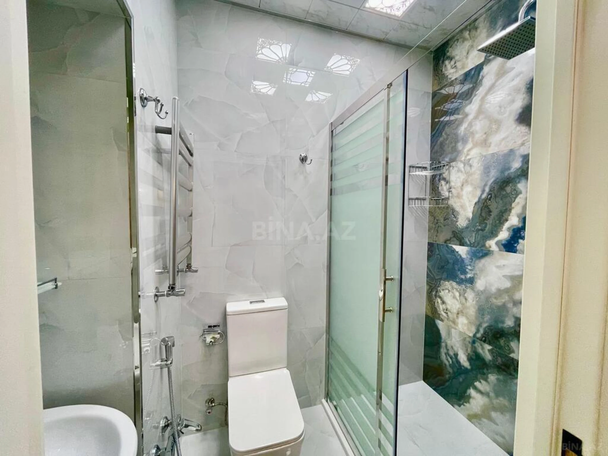Kirayə verilir 3 otaqlı mənzil 125 m²