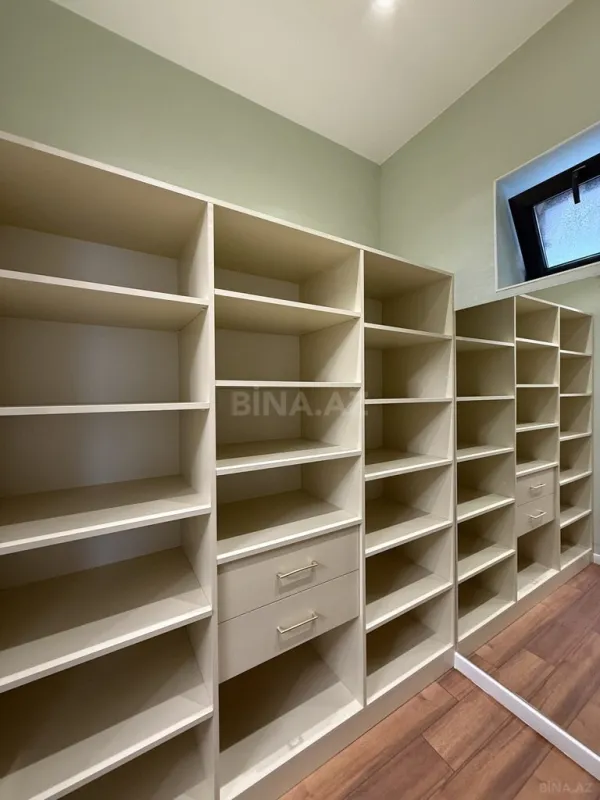 Satılır 5 otaqlı həyət evi 265 m²