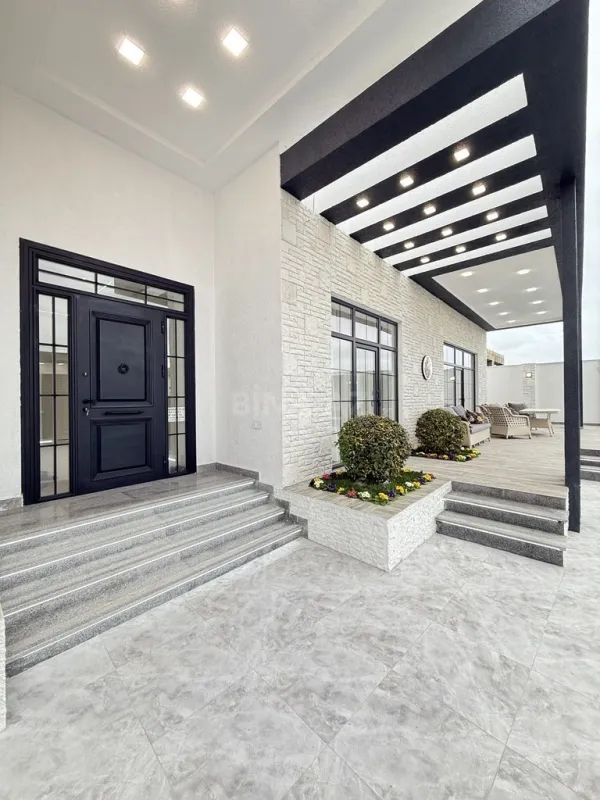 Satılır 5 otaqlı həyət evi 265 m²
