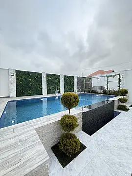 Satılır 5 otaqlı həyət evi 265 m²