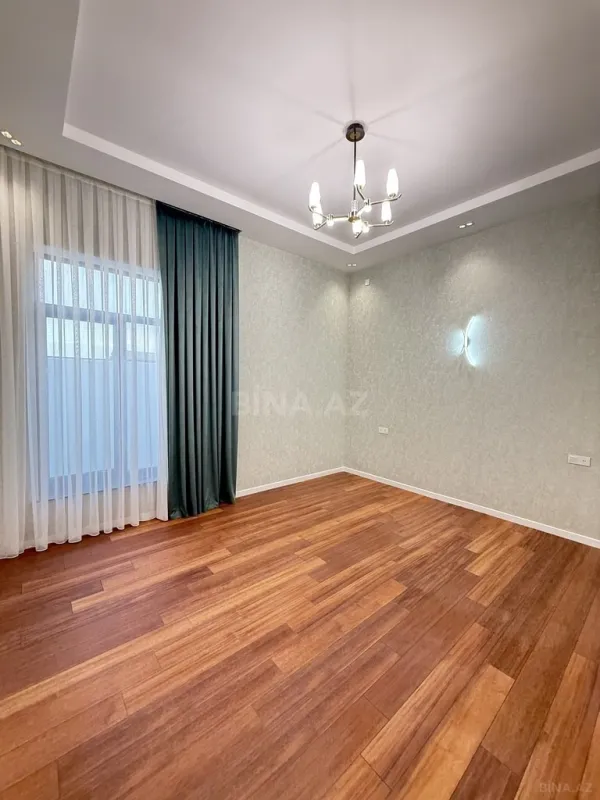 Satılır 5 otaqlı həyət evi 265 m²