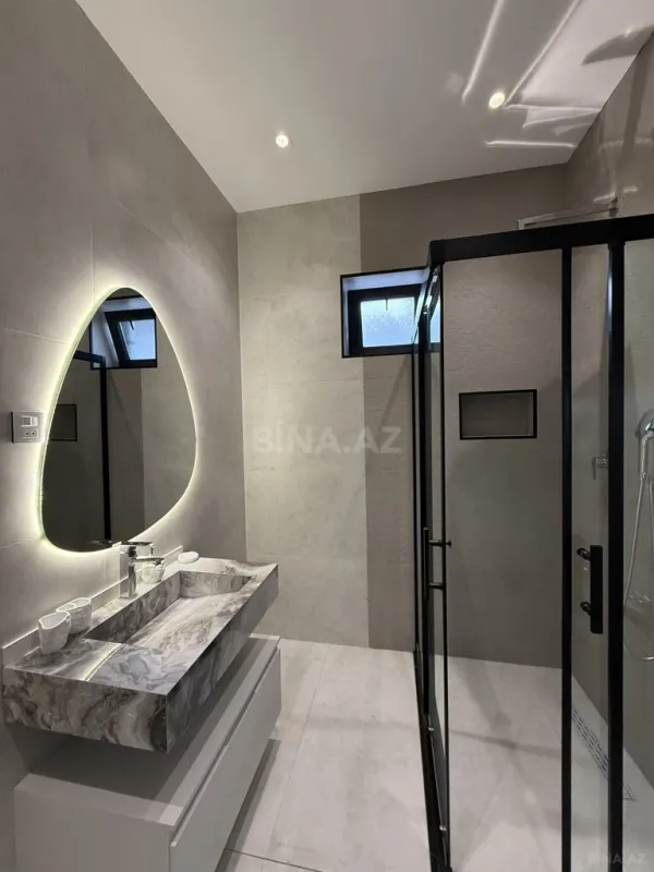 Satılır 5 otaqlı həyət evi 265 m²