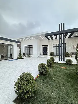 Satılır 5 otaqlı həyət evi 265 m²