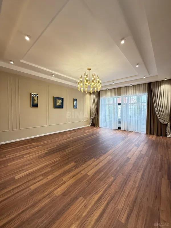 Satılır 5 otaqlı həyət evi 265 m²