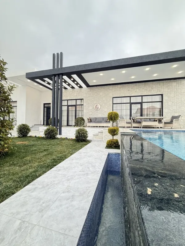 Satılır 5 otaqlı həyət evi 265 m²