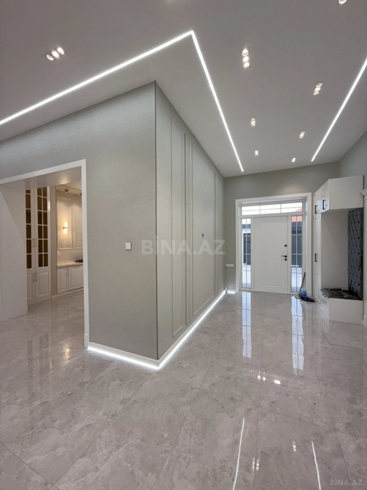 Satılır 5 otaqlı həyət evi 265 m²