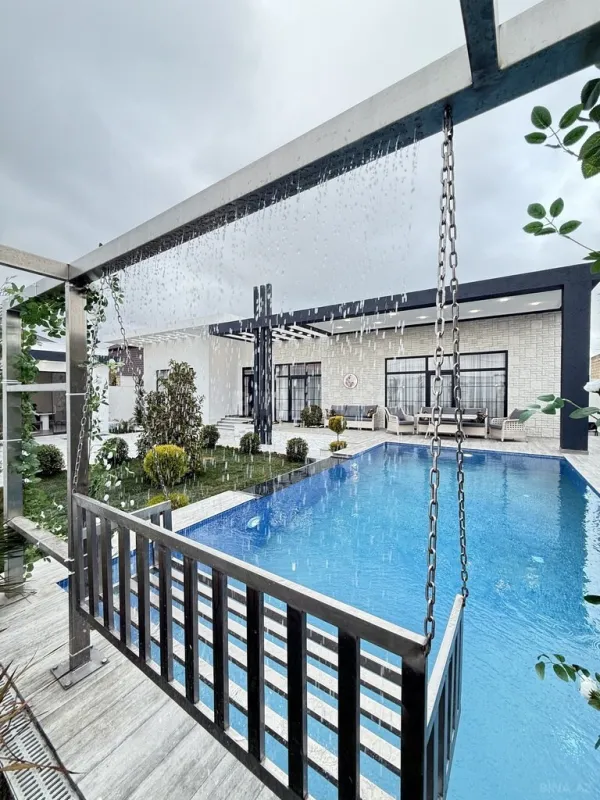 Satılır 5 otaqlı həyət evi 265 m²
