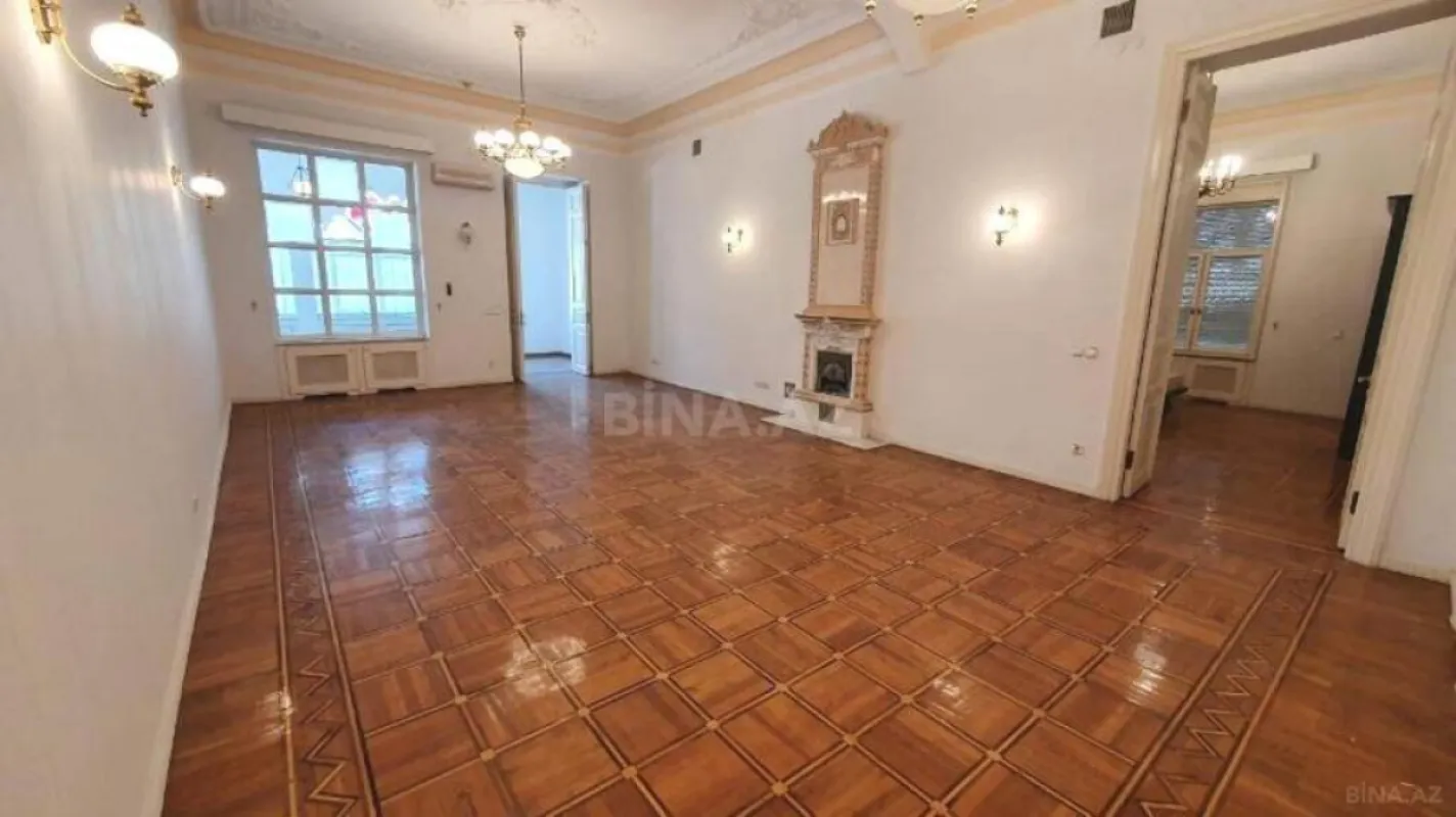 Satılır obyekt 880 m²