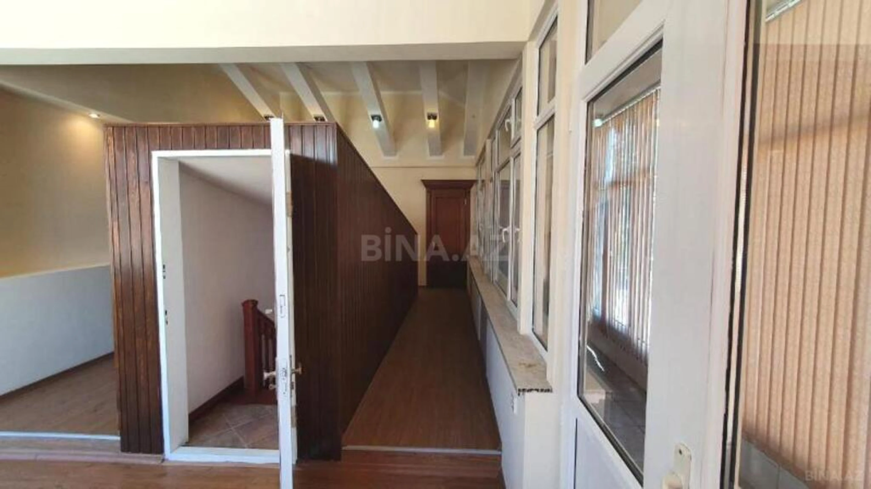 Satılır obyekt 880 m²
