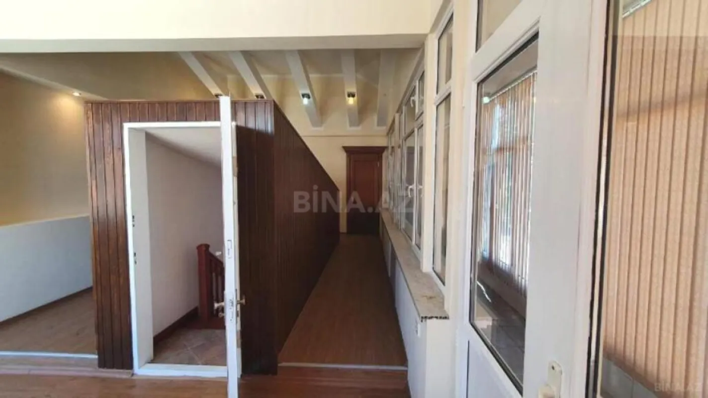Satılır obyekt 880 m²