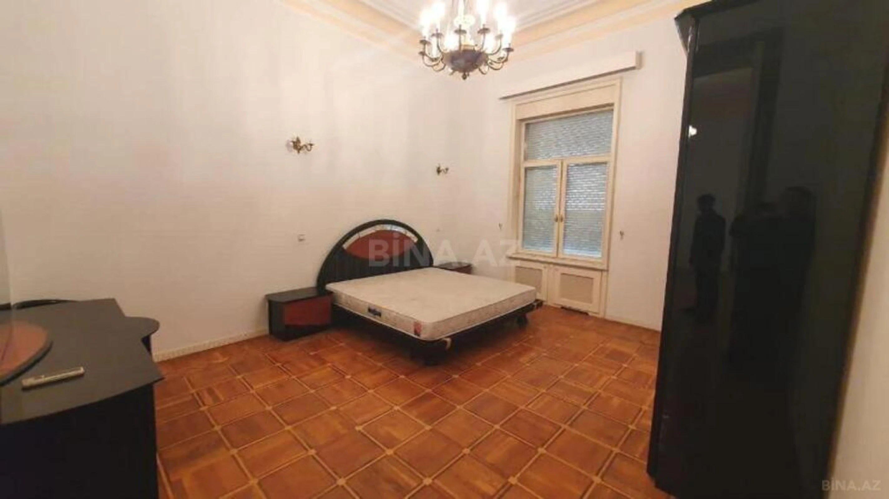 Satılır obyekt 880 m²