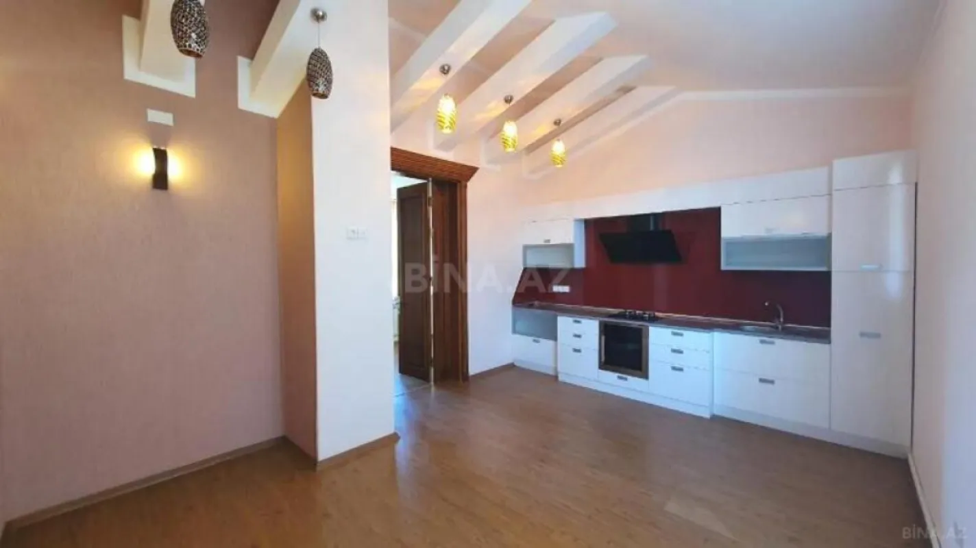 Satılır obyekt 880 m²