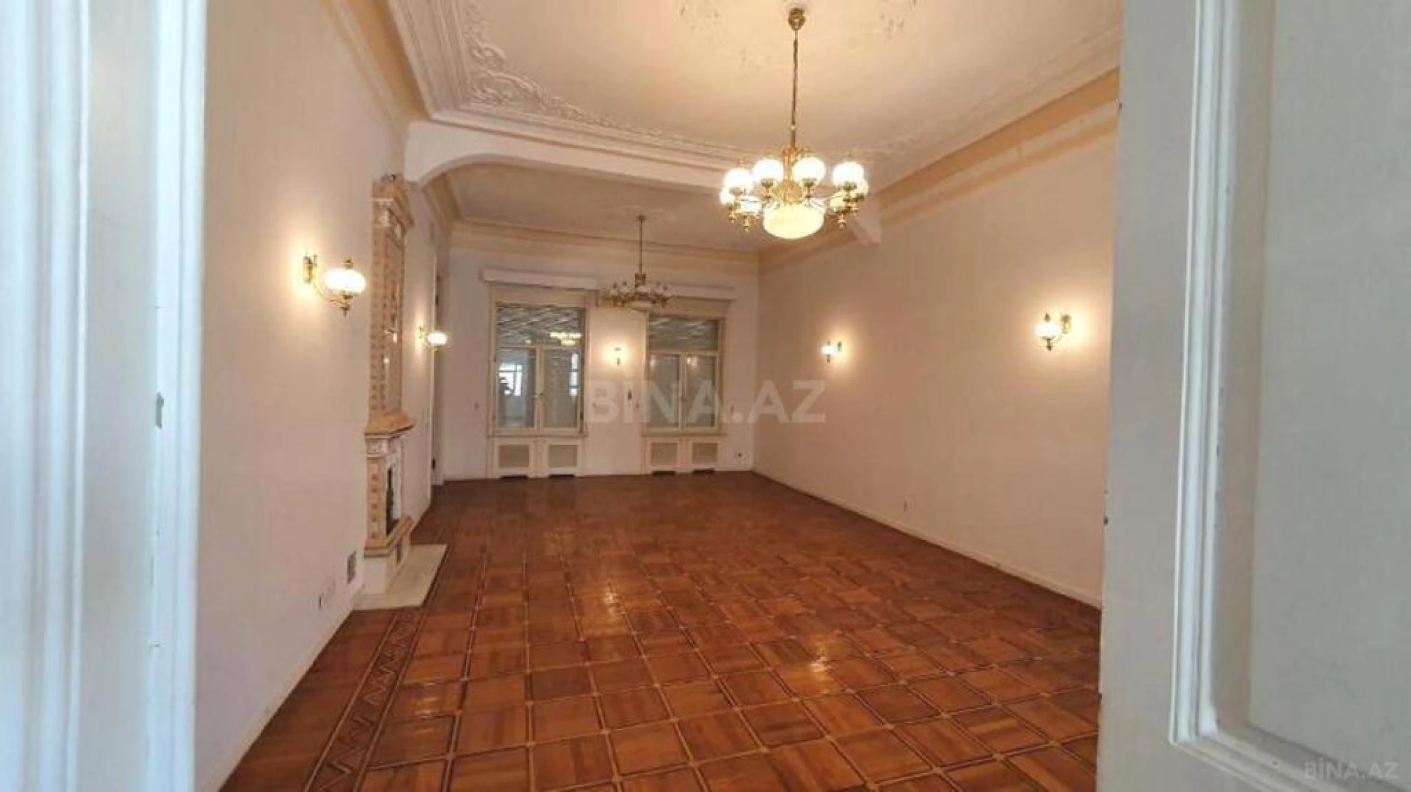 Satılır obyekt 880 m²