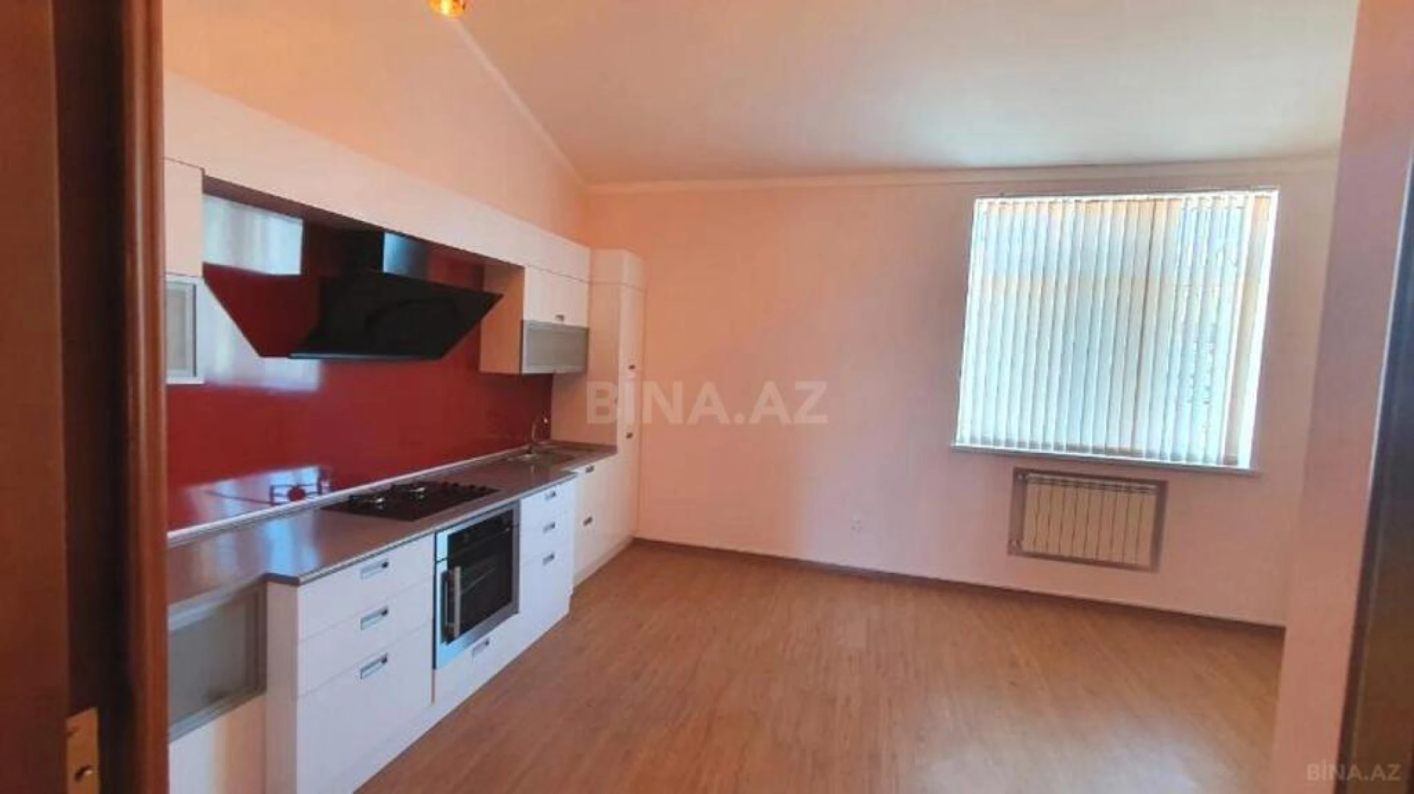 Satılır obyekt 880 m²